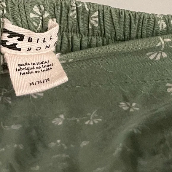 Women’s Green Floral Billabong Skirt - Picture 7 of 8